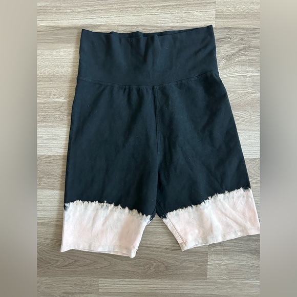 T PARTY Tie Dye Legging Shorts Size 1X - Picture 1 of 4